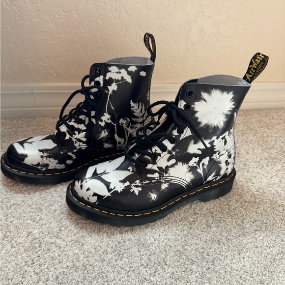 New Dr. Marten Floral Shadow 1460 Lace-Up Boots Size 8 - Picture 11 of 13